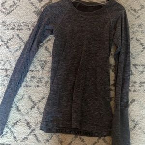 Lululemon long sleeve swiftly, size 2, True navy iron blue